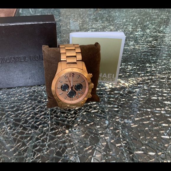Authentic micheal kors watch ! - Picture 2 of 13